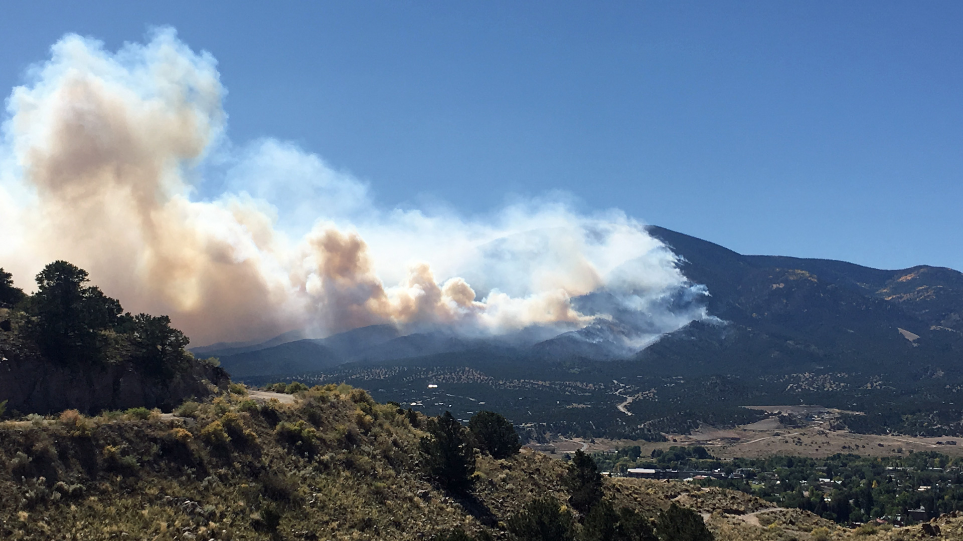 Smoke from the Decker Fire